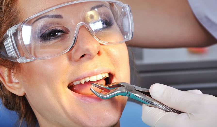 Do I Need a Tooth Extraction? Here Are the Signs and What to Do