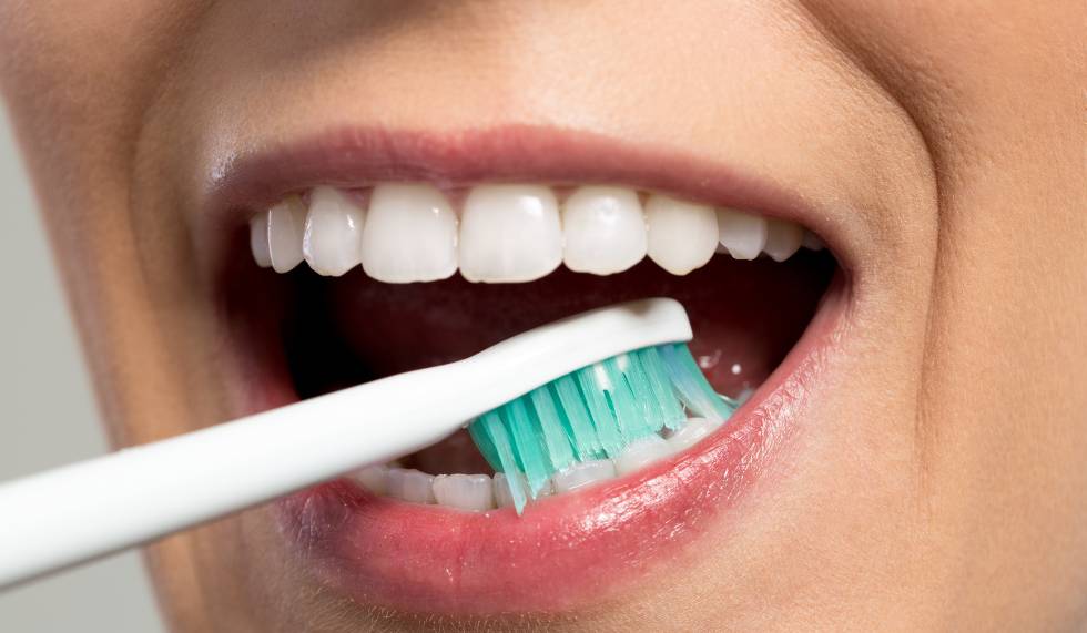 Myths & Facts: Revealing the Truth About At-Home Dental Hygiene